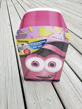 2025 Crayola Limited Edition 60+ Piece Art Set - Mully
